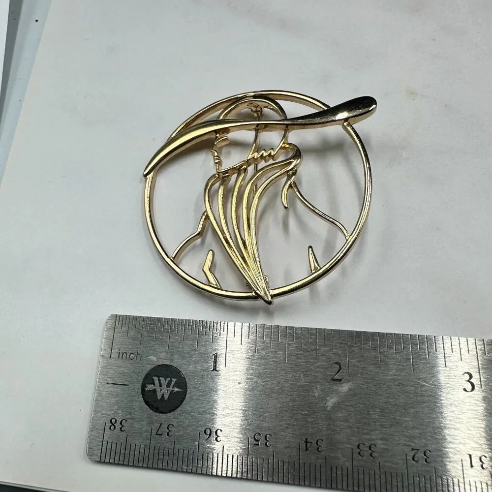 Vintage Lady Remington Brooch Gold Tone Abstract Modernist Circle Figural Design